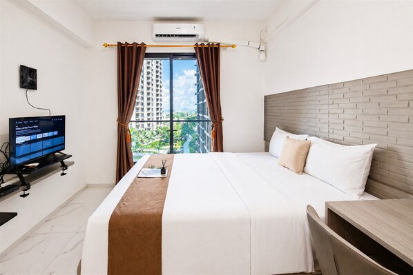 Room - Studio Apartment With Functional Design At Sky House Bsd (Pagedangan)