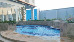 Kolam renang outdoor