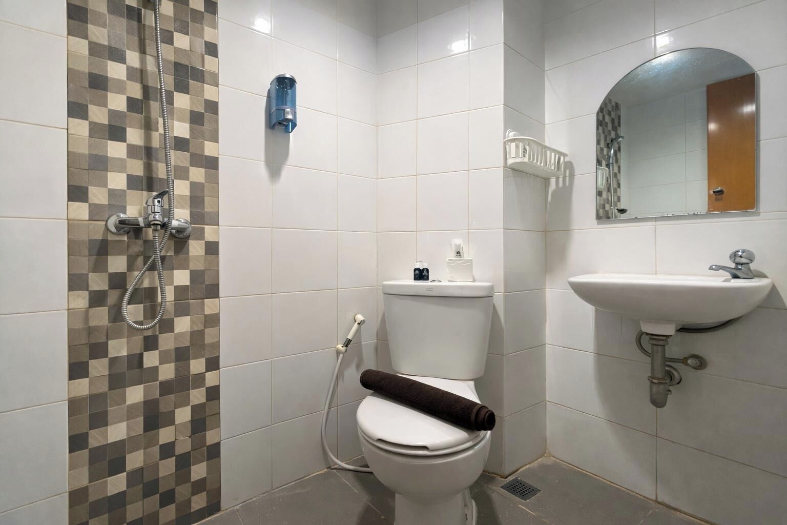 Standard Studio | Bathroom