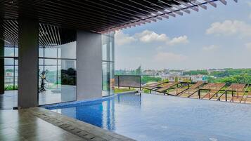 Kolam renang outdoor
