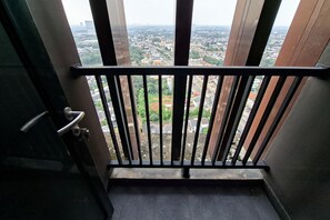 Apartemen Standar | Balkon