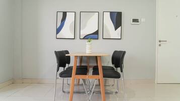 Standard Apartment | Dining room