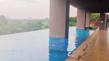 Kolam renang outdoor
