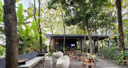 Guru Giri Forest Cabin Villa 2BR for 8 Pax (Include Breakfast)