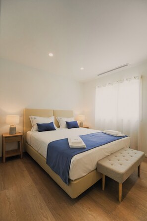3 bedrooms, iron/ironing board, WiFi, bed sheets - Villa d'Avó Dalva Beach modern family house, 50 m from the Ocean (Vila Chã)