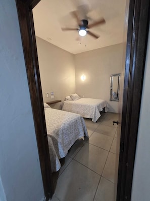 5 bedrooms, iron/ironing board, free WiFi, bed sheets