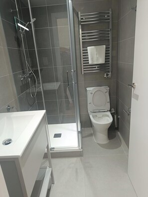 Appartamento familiare | Bagno | Sapone, shampoo, carta igienica