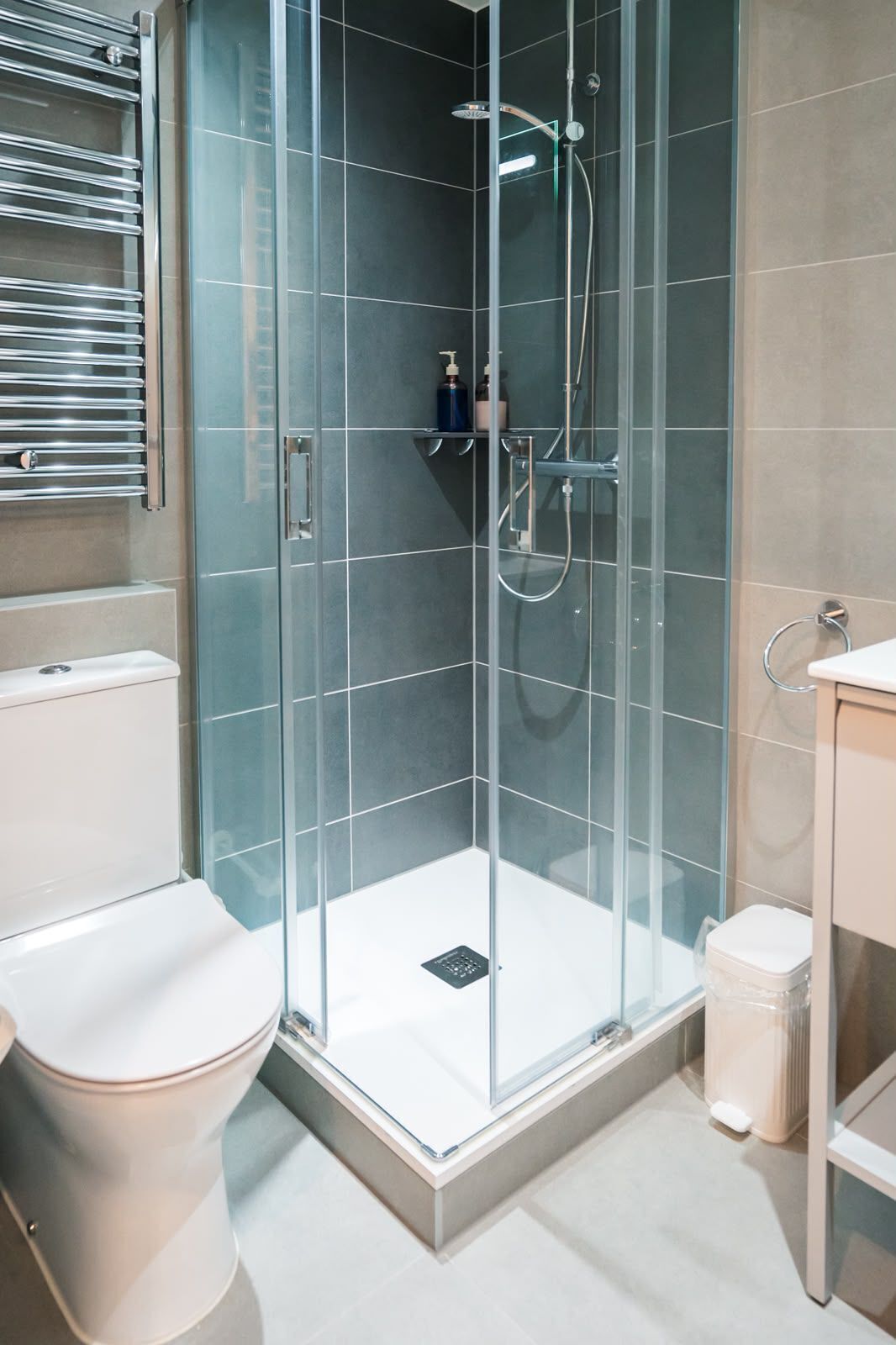 Family Apartment | Bathroom | Soap, shampoo, toilet paper