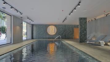 Apartamento familiar | Piscina | Una piscina cubierta