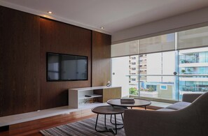 TV, offices - w* | Deluxe 3BR Duplex w/ Balcony in Miraflores (Lima)
