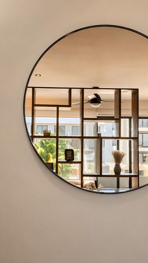 Comfort Studio, Balcony, Garden View | Bahagian dalam