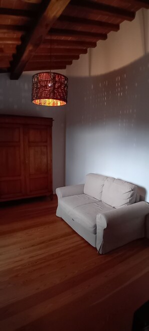 Living area - Vrbo Property (Toscana)