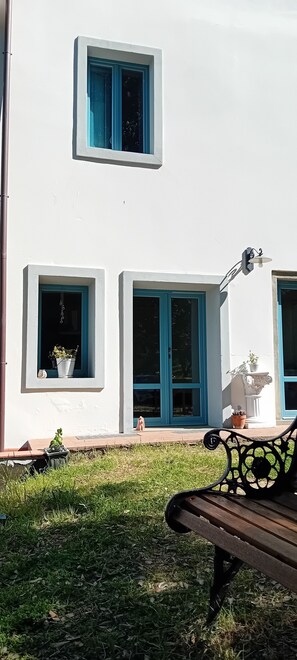 Terrace/patio - A corner of tranquility in the Chianti hills 10 minutes from the city center (Toscana)