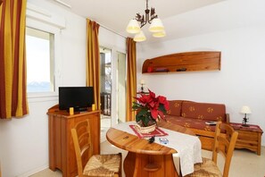 Interior - Studio abordable avec cuisinette équipée (Font Romeu)