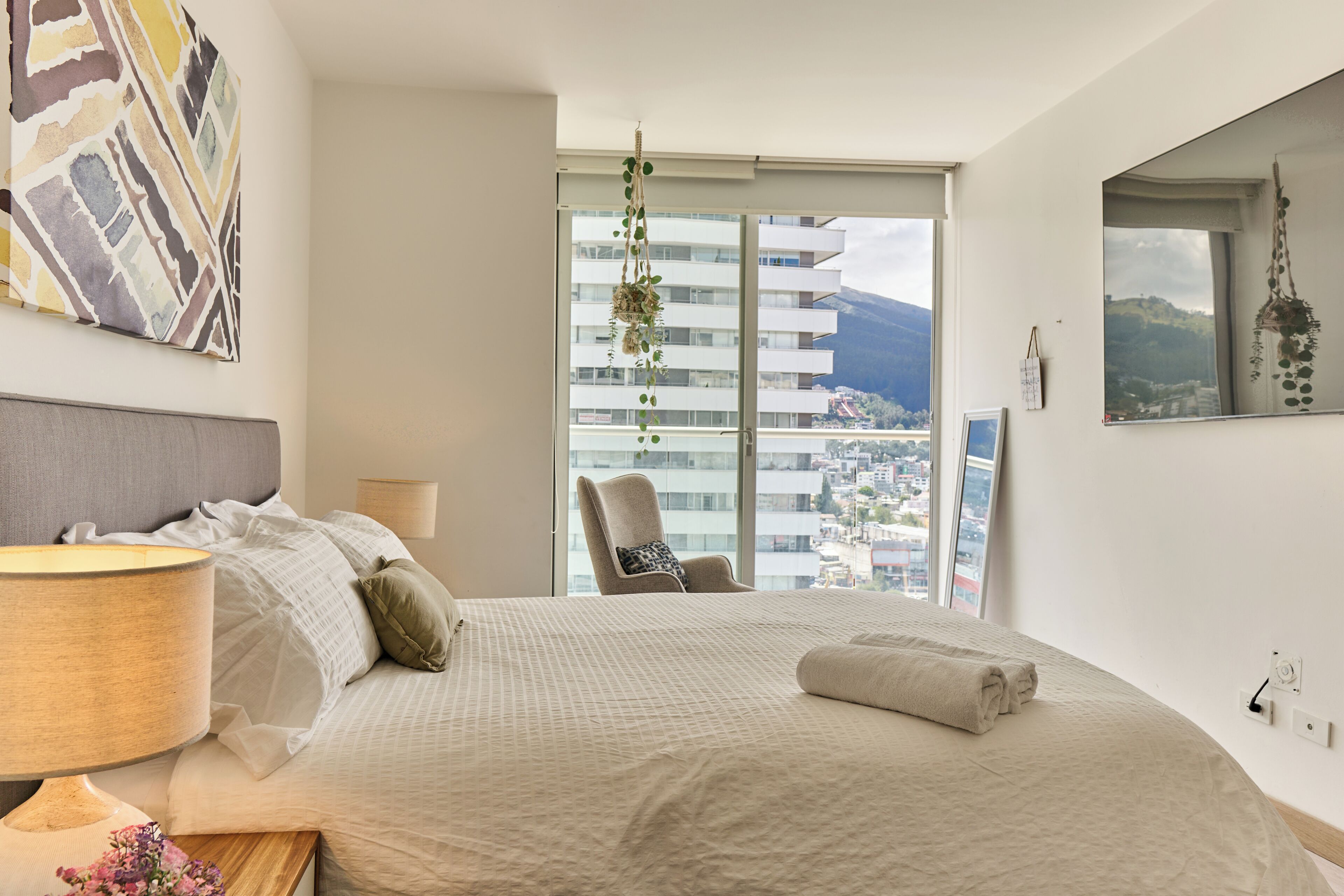 Beautiful Apartment With Balcony In La Carolina, Qled Tv 70 Inches - Quito