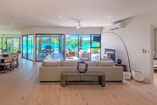 LUXURY 7 BEDROOM PRIVATEE ESTATE WITH POOL