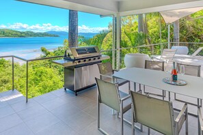 Outdoor dining - LUXURY 7 BEDROOM PRIVATEE ESTATE WITH POOL (Hamilton Island)