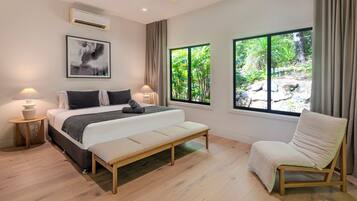 7 bedrooms, iron/ironing board, free WiFi, bed sheets