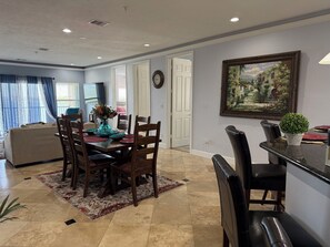 Dining - Delightful 3-bedroom condo in charming Willis (Willis)