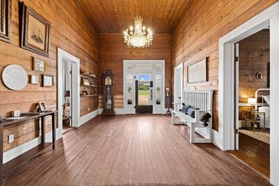 The Anna Bell Suite at historic Jeter Farmhouse