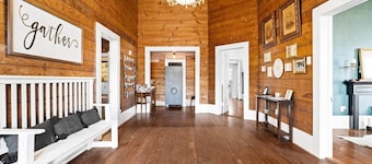 The Leonidas Suite at historic Jeter Farmhouse