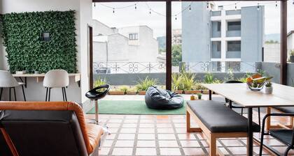 302-2 Habitacion en Coliving con baño privado cama doble y escritorio