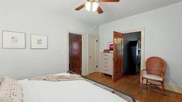 In-room safe, iron/ironing board, travel cot, free WiFi