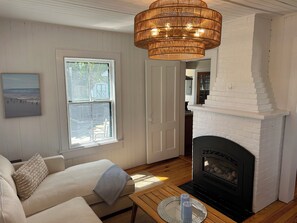 Living area - NEW & Updated Coastal Home, Steps to the Sound -Sleeps 10 - Hot Tub - Central AC (Madison)