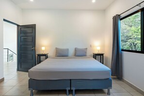 WiFi, bed sheets - Delightful 4-bedroom house with AC in charming Tola (Tola)