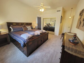 Room - Adorable 3 Bedroom Albq Home with all the Comforts of Home (Albuquerque)
