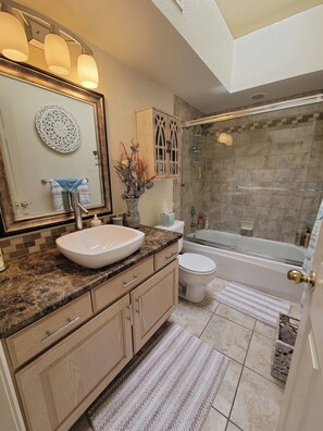 Bathroom - Adorable 3 Bedroom Albq Home with all the Comforts of Home (Albuquerque)