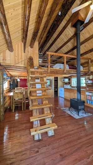 Interior - Homesteaded log cabin with convenient creek access (Libby)