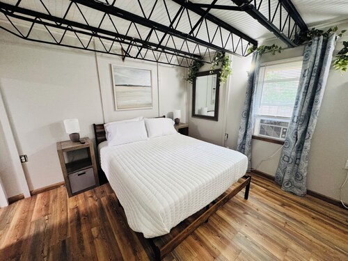 Stylish 4BR Loft • Sleeps 8 • Prime Location