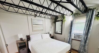 Stylish 4BR Loft • Sleeps 8 • Prime Location