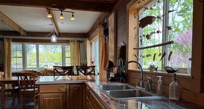 Private, Peaceful 3 Bedroom Home on Horseshoe Island