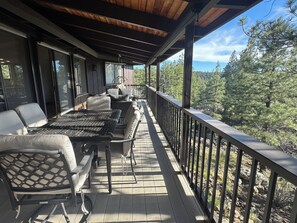 Outdoor dining - Unique hillside, 2 building "Cabin Collective" with unbeatable views (Munds Park)
