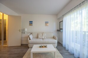 TV - Studio des Ouvres - Welkeys (Deauville)