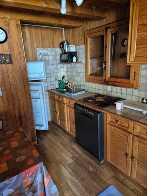 Private kitchen - Vrbo Property (Saint-Gervais-les-Bains)