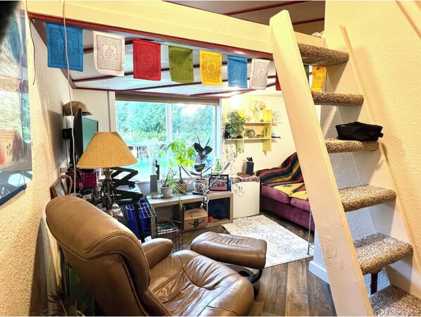 Interior - Enjoy SaunaShower, HotTub, and eBikes amongst the Meadows -- sleep up to 4! (Bainbridge Island)