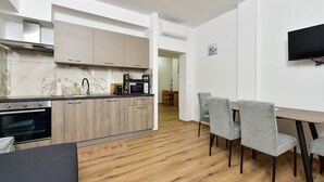 Coffee/tea maker, fridge, microwave, oven - Apartment 2429/207238 (Istria - Fažana), 150m from the beach (Fažana)
