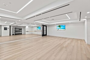 Fitness facility - Skyline Pool & Spa Miami (Miami)
