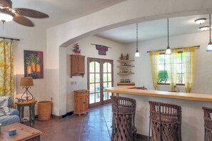 Interior - Downtown Casita W/ Pool, Few Steps To The Beach (Los Barriles)