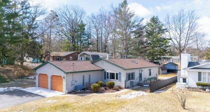 Houghton lake 2 bedroom 2 bath ranch in Prudenville - perfect relaxing getaways…