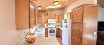 Houghton lake 2 bedroom 2 bath ranch in Prudenville - perfect relaxing getaways…