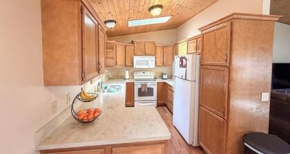 Houghton lake 2 bedroom 2 bath ranch in Prudenville - perfect relaxing getaways…