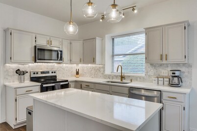 Luxury Retreat 6BR/3.5BA | Pool, Hot Tub & Game Room