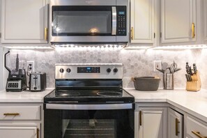 Private kitchen - Luxury Retreat 6BR/3.5BA | Pool, Hot Tub & Game Room (Sachse)
