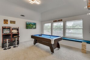 Game room - Luxury Retreat 6BR/3.5BA | Pool, Hot Tub & Game Room (Sachse)