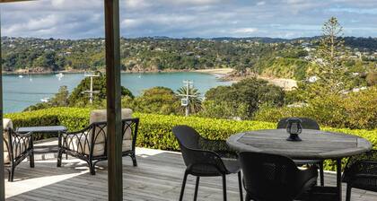Tiri Heights - Elegant Coastal Retreat