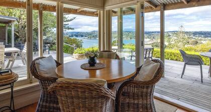 Tiri Heights - Elegant Coastal Retreat